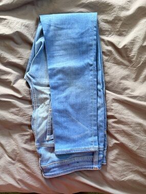 American Eagle Outfitters Light Blue Skinny Jeans